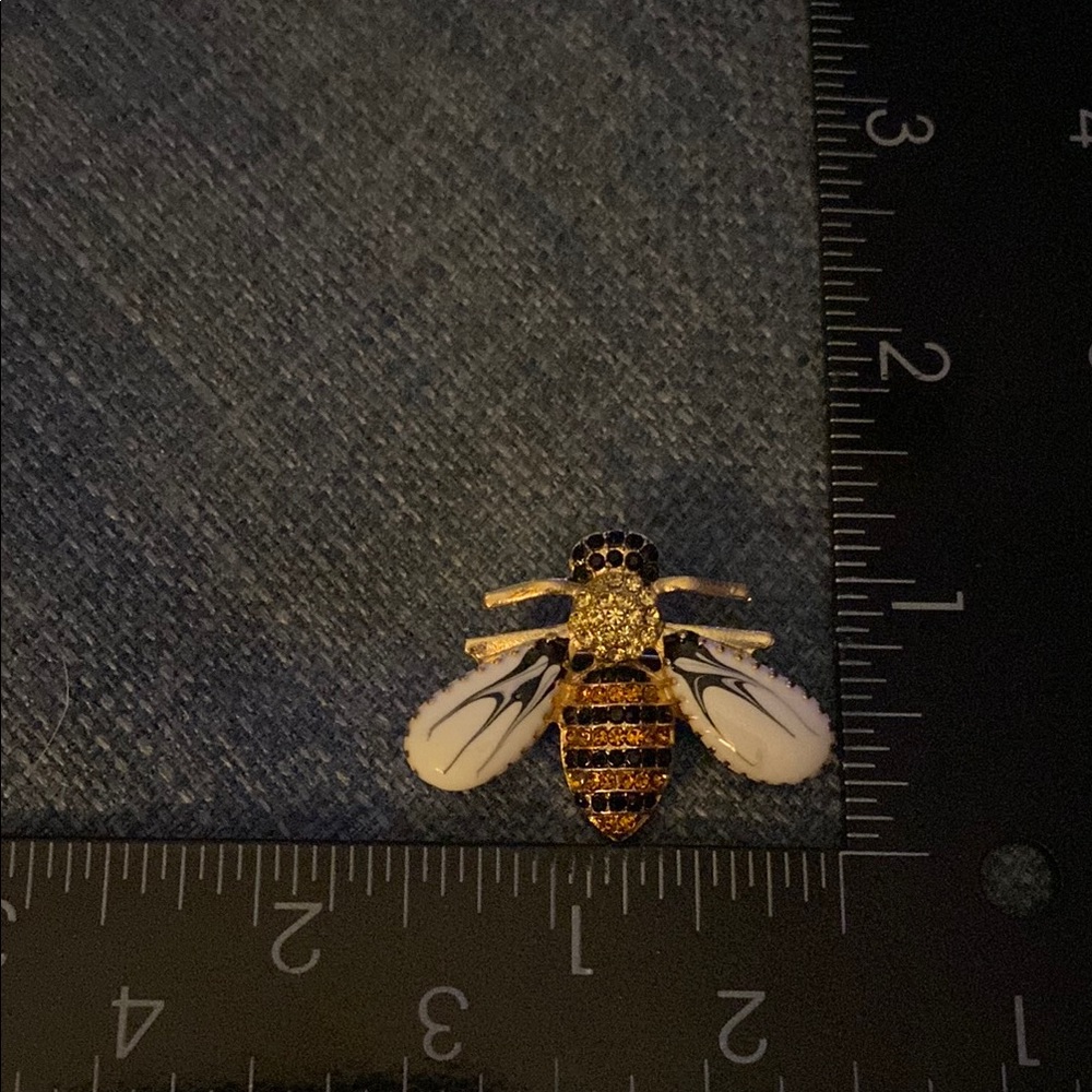 NEW Rhinestone Bee Pin - Picture 2 of 3